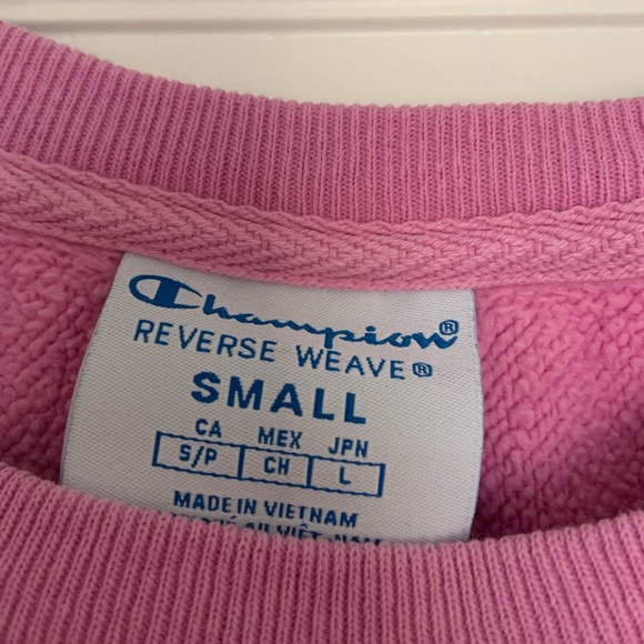 Women’s Reverse Weave Champion Crewneck - Picture 2 of 3